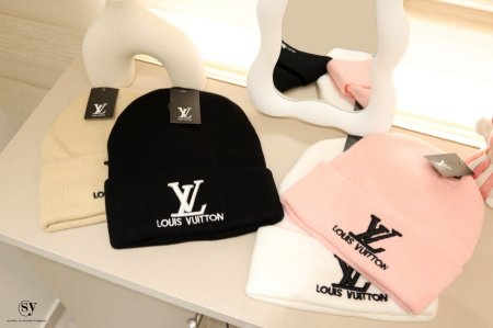 طاقية Louis Vuitton